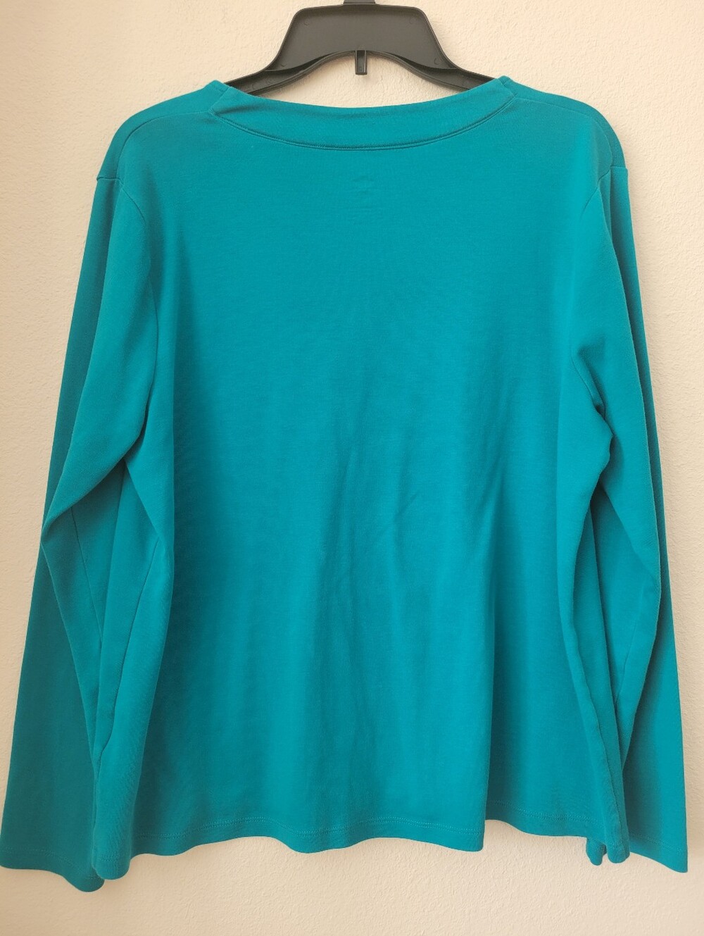 ISAAC MIZRAHI LIVE™ ESSENTIALS V-Neck LS Cotton Tee/Top, L, Teal, EUC - Picture 2 of 12